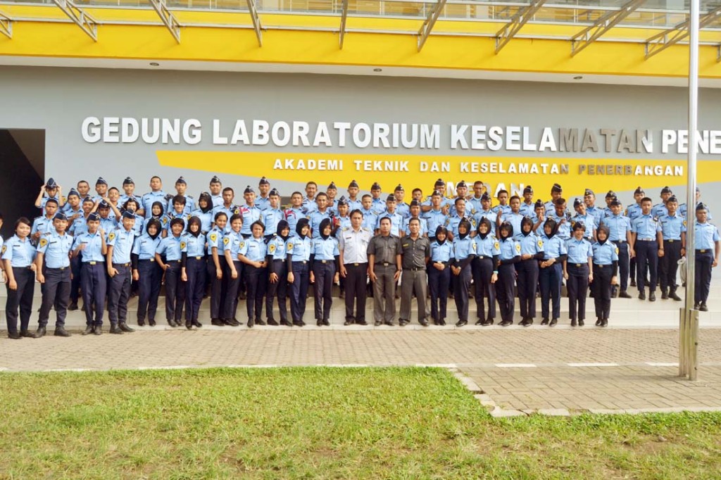 Web SMK Penerbangan PBD Medan 3